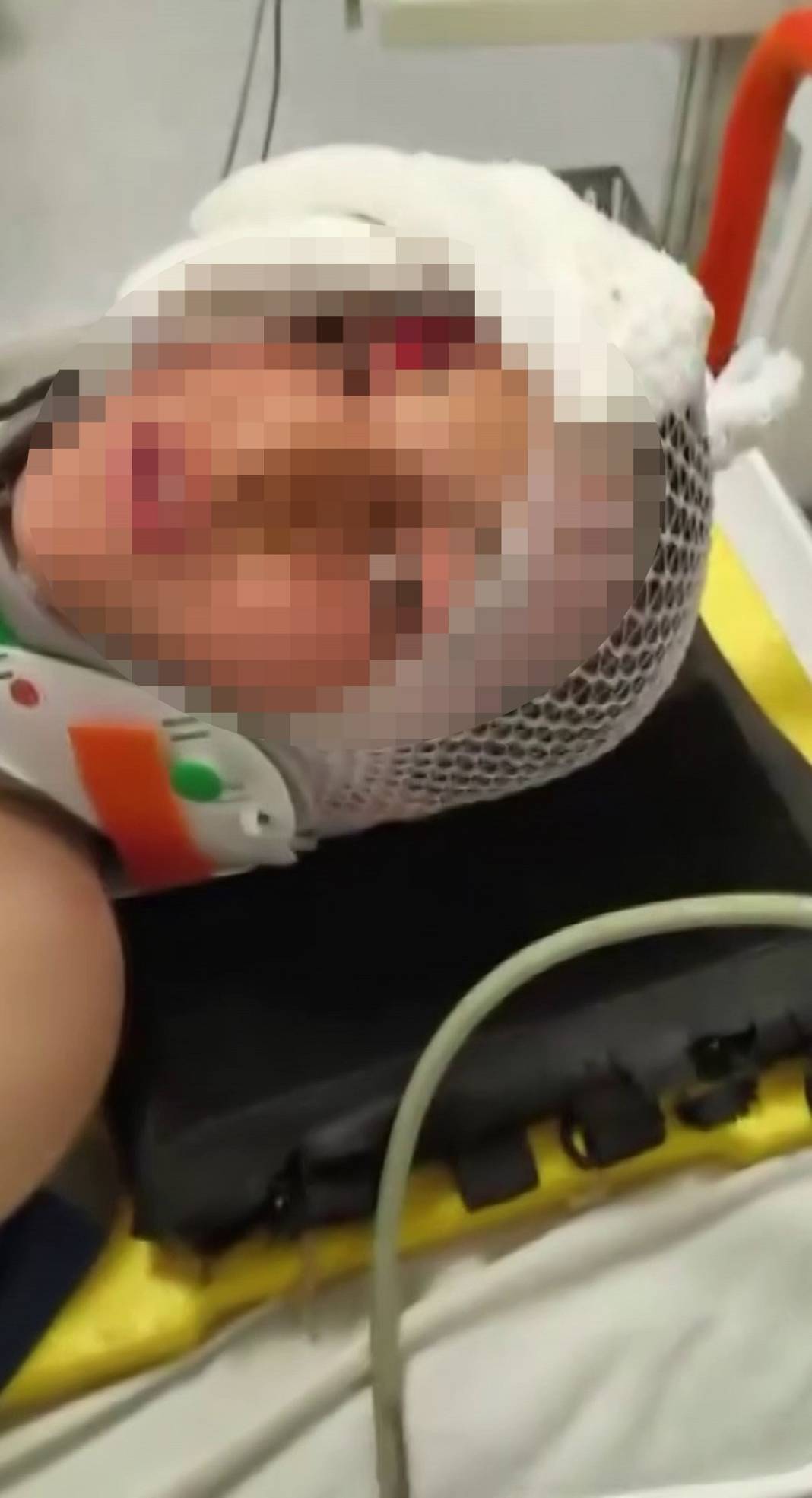 Dayısı dövüp diri diri toprağa gömmüştü: Baba, çocuğunu bulan görevliyi alnından öptü 8